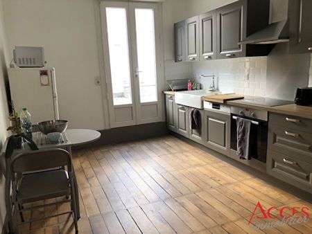 Location Appartement 3 pièces 116m² - Photo 4