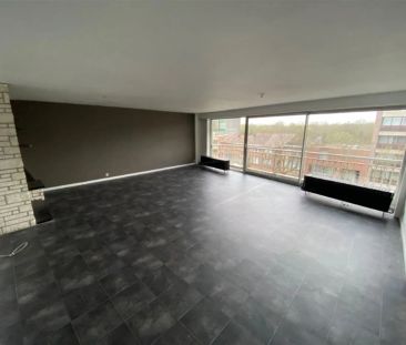 Ruim appartement met 3 slaapkamers nabij het stadspark - Photo 3