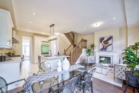 Condo Townhouse For Lease | N9258349 - Photo 5