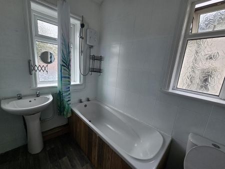 4 bedroom house to rent - Photo 2