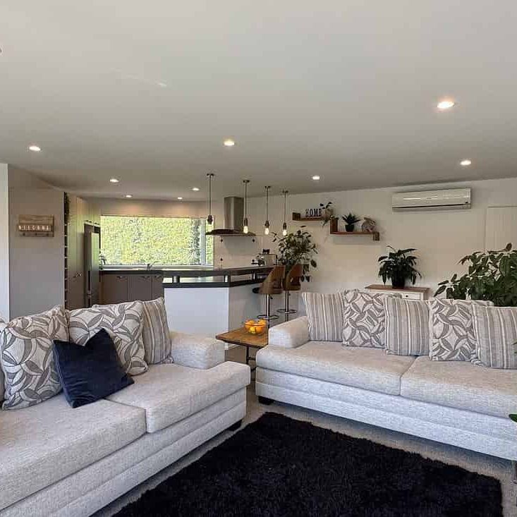 Safe, Sunny & Spacious Family Home - Photo 1