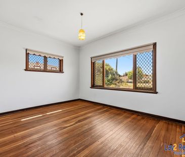 UNBEATABLE LOCATION! - Photo 3