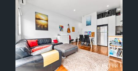 Fantastic Reservoir Location, close to local shops, cafes, public transport & all amenities ! - Photo 2