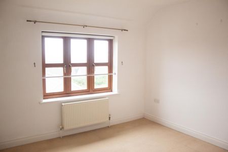 4 bedroom detached house to rent - Photo 3