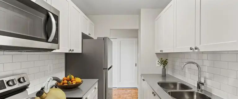 Eldorado | 494 Queenston Road, Hamilton - Photo 1