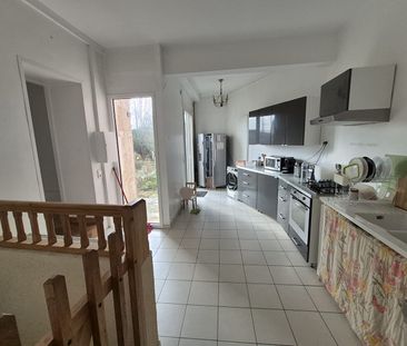 Location Maison 7 pièces 209m² - Photo 6