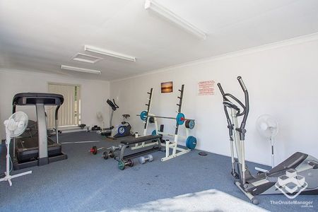 6KW Solar, Sunnybank Hills State School catchment, rent includes water - Photo 5