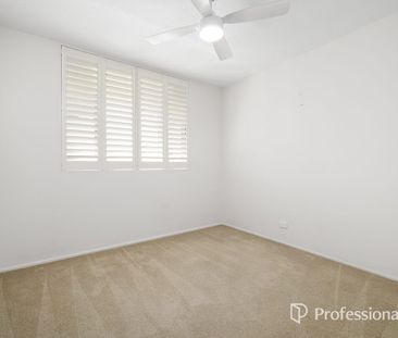 A Rare New Farm Icon with Breathtaking River & City Views - Photo 4