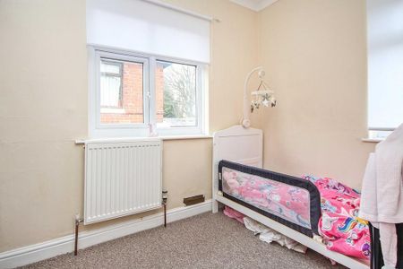 2 bedroom semi-detached house to rent - Photo 4