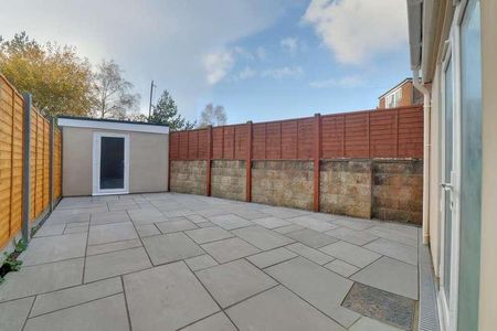 Stride Avenue, Baffins, Portsmouth, PO3 - Photo 2