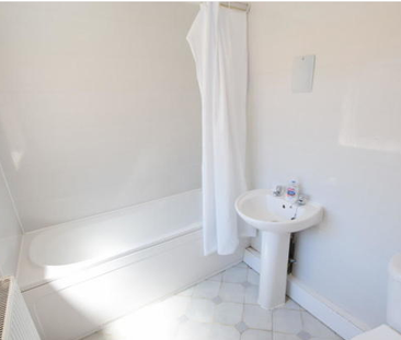3 bedroom house to rent Cross Street, Lincoln, Lincolnshire, LN5 - Photo 3 | Rentumo