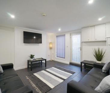 6 bedroom house to rent - Photo 1