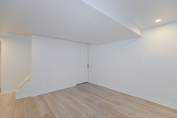 For Lease - 37 Ballantrae Way Unit# B, Kanata, Ontario - Photo 1