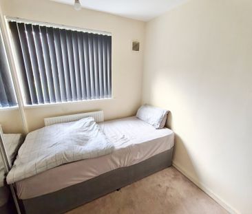 2 bedroom flat to rent - Photo 4