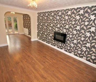 4 bedroom detached house to rent - Photo 6