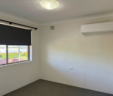 NORTH TAMWORTH - Renovated Upstairs One Bedroom Unit - Photo 6