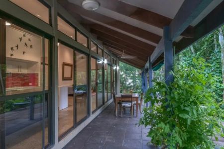 3 Bedroom Townhouse - Pool in Complex - Photo 4