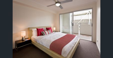 Lavish Lifestyle Awaits - Photo 3