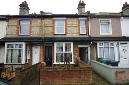 2 bedroom | Terraced house - Photo 2