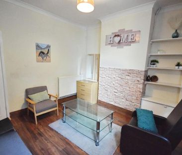 2 bedroom semi-detached house to rent - Photo 4