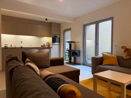 Te huur: ruim gelijkvloers appartement nabij stadscentrum van Aalst - Photo 2