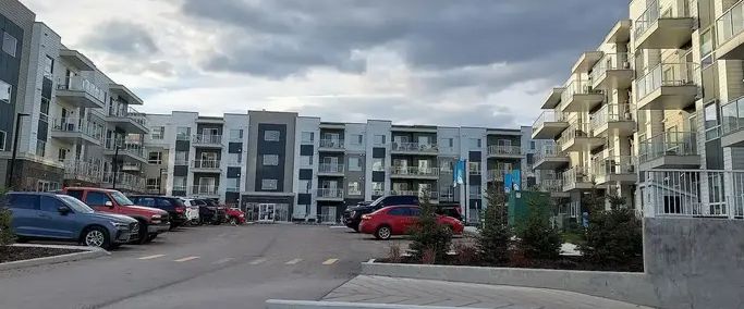 Mountain VIEW! 2 Bed + 2 Full Bath + AC | 3404 - 220 Seton Grove Southeast, Calgary - Photo 1