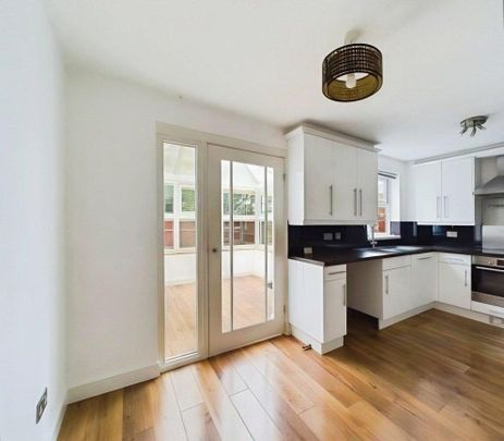 3 bedroom end of terrace house to rent - Photo 1