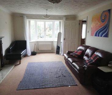 4 bedroom detached house to rent - Photo 3
