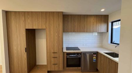 Bordesley Beauty: Brand New Townhouse in the Heart of Phillipstown - Photo 4