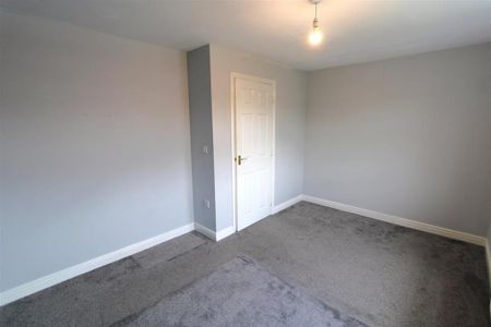 3 bedroom end of terrace house to rent - Photo 2