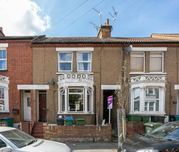 3 bedroom terraced house to rent - Photo 5