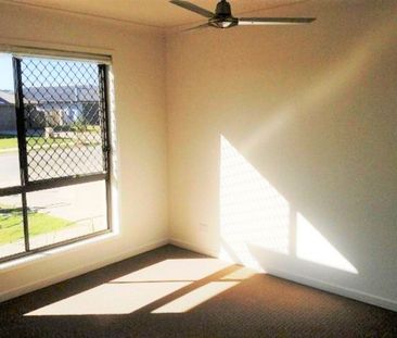 MODERN DUPLEX IN AVALON ESTATE - Photo 4