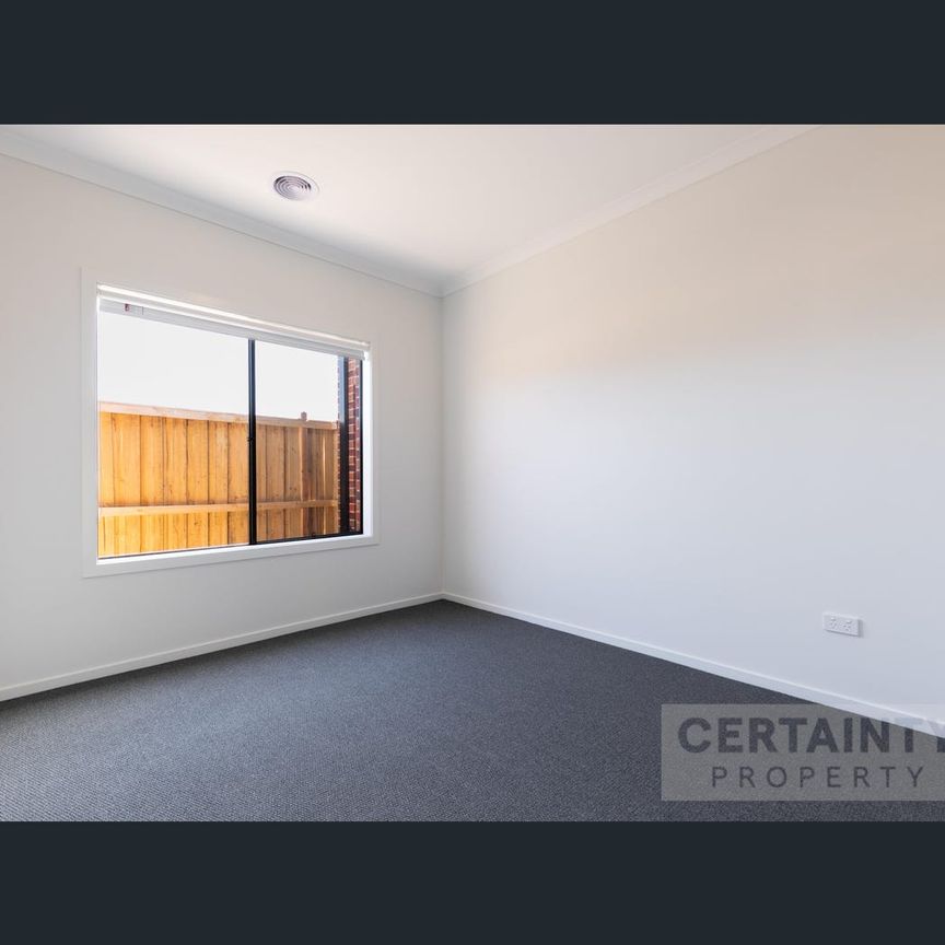 10 Yildiz Street, Charlemont, Vic 3217 - Photo 1