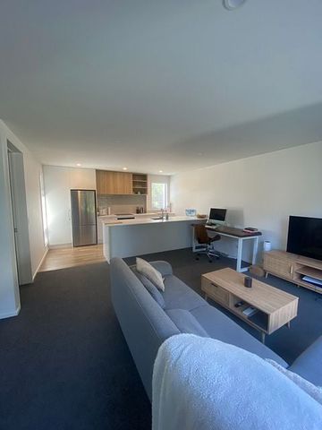 3BR - Modern, Quiet, ,Excellent area - Photo 3