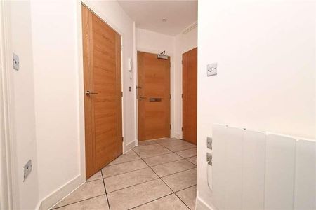 Winchester Road, Basingstoke, RG21 - Photo 5