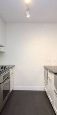 LOCATION! 1 Bd + 1 Bth - Efficient Layout @ THE BEASLEY! - Unfurnished - Photo 1