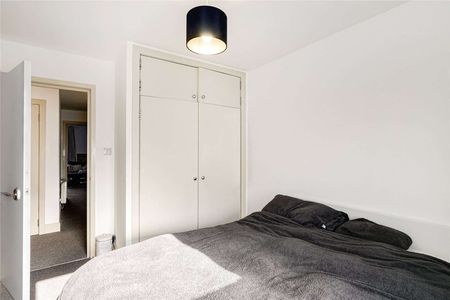 Lavender Hill, London, SW11 5RW - Photo 2