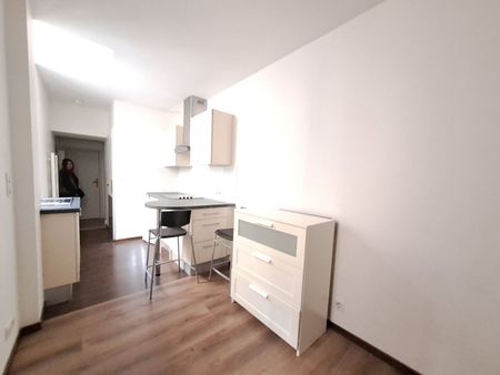 Location Appartement 1 pièce 15m² - Photo 2