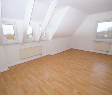 3-Zimmer-Wohnung im Dachgeschoß mit separater Küche und Dusche, ren... - Photo 1