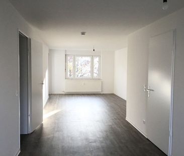 schöne 3-Zimmer-Wohnung mit 2 Balkonen und neuer Einbauküche - Photo 2