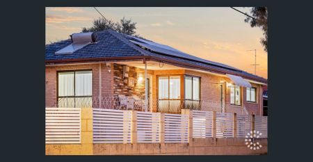 Beaconsfield Beauty Short Stroll to Freo Markets Cafes Beach - Photo 5