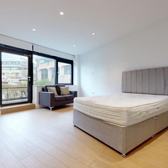 Studio to rent - Photo 1