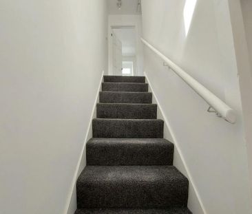 3 bedroom end of terrace house to rent - Photo 3