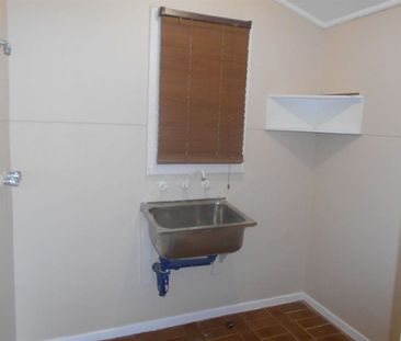 Charming 3-bedroom Home - Photo 6