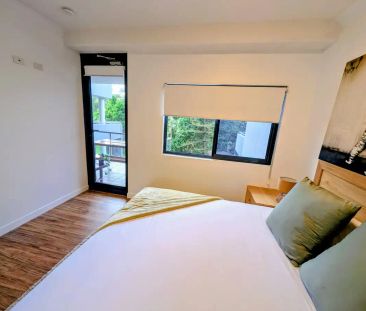 ““Luxury Parkside Living on the River”” - Photo 2