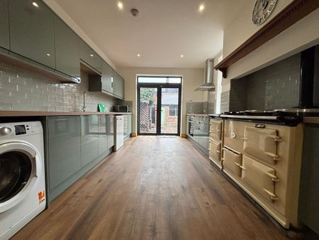 7 bedroom terraced house to rent - Photo 2