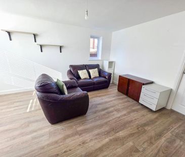 3 bedroom semi-detached house to rent - Photo 3