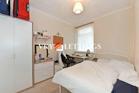 4 bedroom terraced house to rent - Photo 2