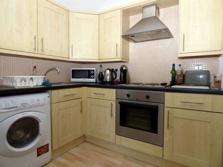 Victoria Road North, Southsea - Photo 3