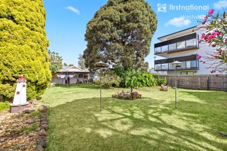 Charming Cottage - Photo 5